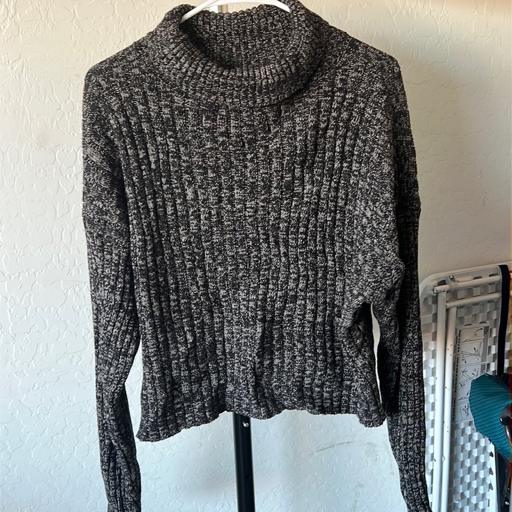 Gray Turtleneck Crop Top
